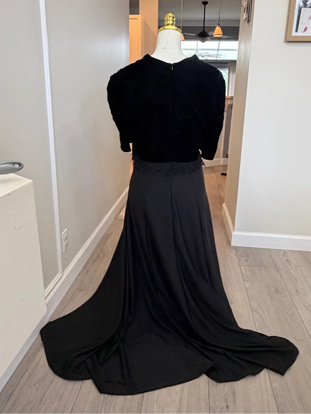 Elegant Black Velvet Maxi Skirt with Fringe Waist
